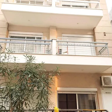 O2 Close To The White Tower